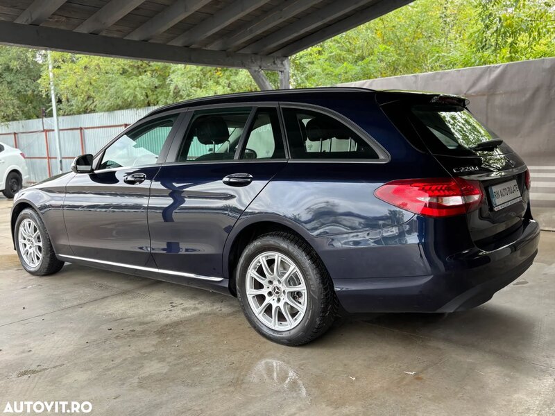 Mercedes-Benz C 220